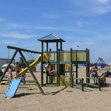 Fuer 7 Personen Ca 48 Qm In Bibione, Adriakueste Italien Und Umgebung